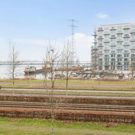 Spacious 12 Min To Center By Tram * Amsterdam