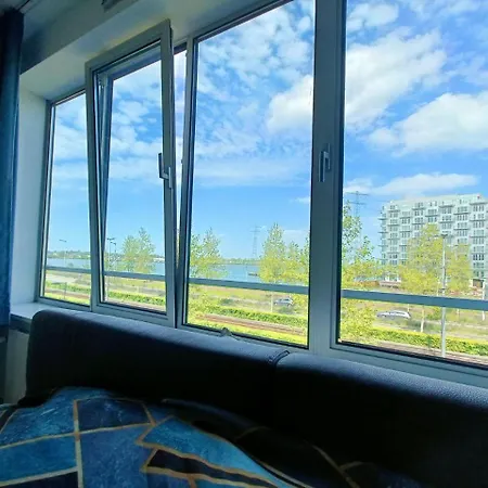 Spacious 12 Min To Center By Tram شقة أمستردام