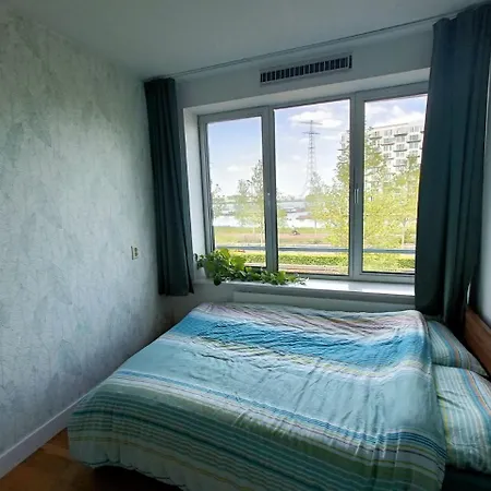 Daire Spacious 12 Min To Center By Tram Amsterdam